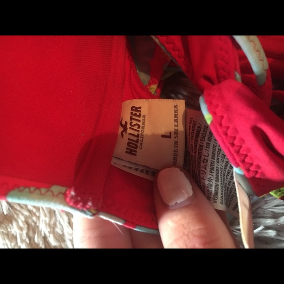 Hollister Hawaiian Suit - Picture 2 of 3